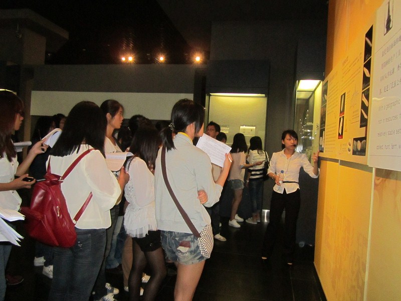 曇石山文化博物館義務(wù)講解隊(duì)培訓(xùn)之一：聽(tīng)取專業(yè)講解與分組培訓(xùn)