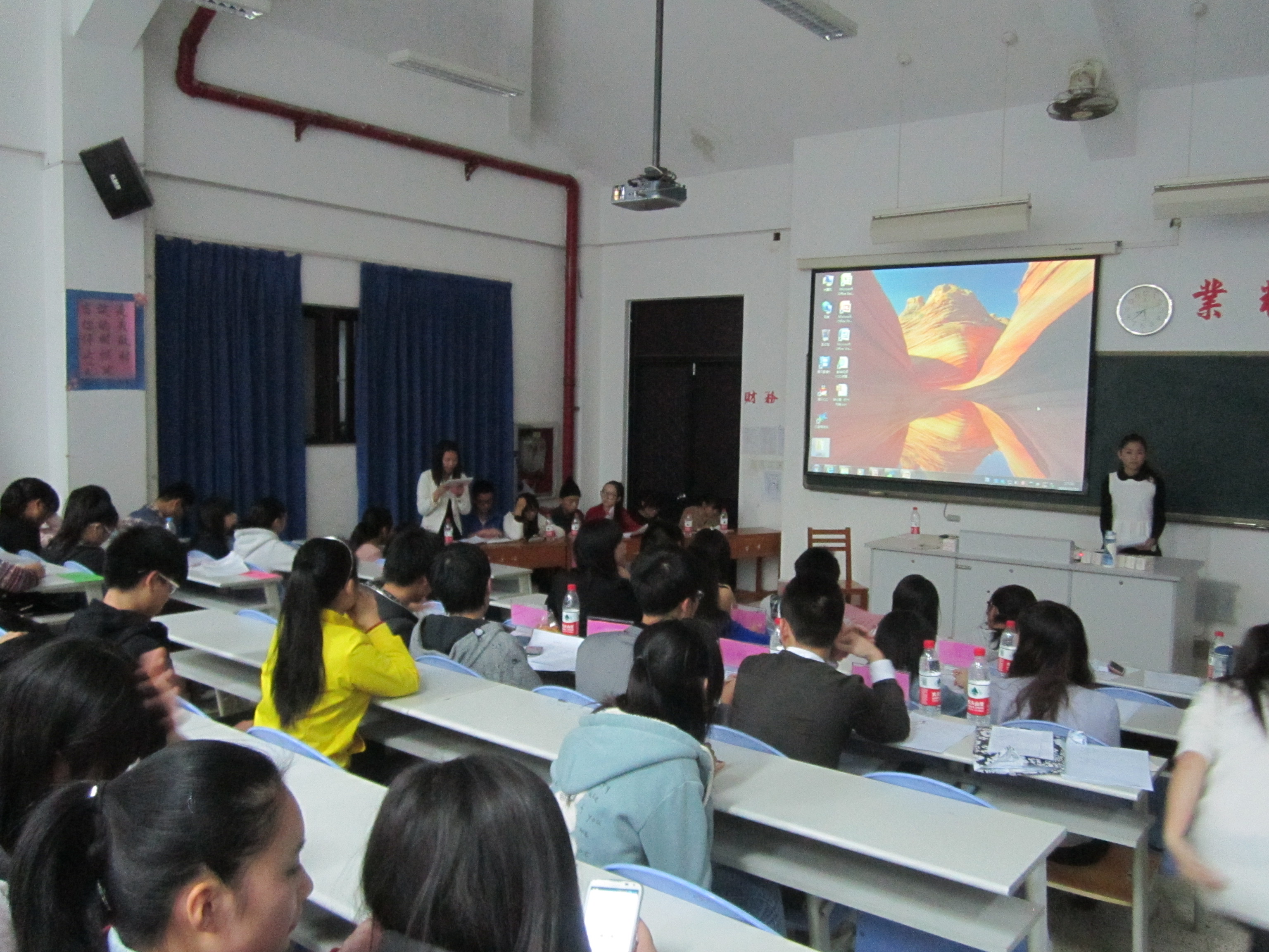 金錢追求與道德追求是否統(tǒng)一——記我院第四屆紀(jì)念“12.9”運(yùn)動時(shí)事熱點(diǎn)辯論初賽